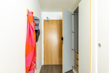 Platinum En Suite at Dunaskin Mill, 5 Dunaskin Court, West End, Glasgow, G116QJ - Image 5